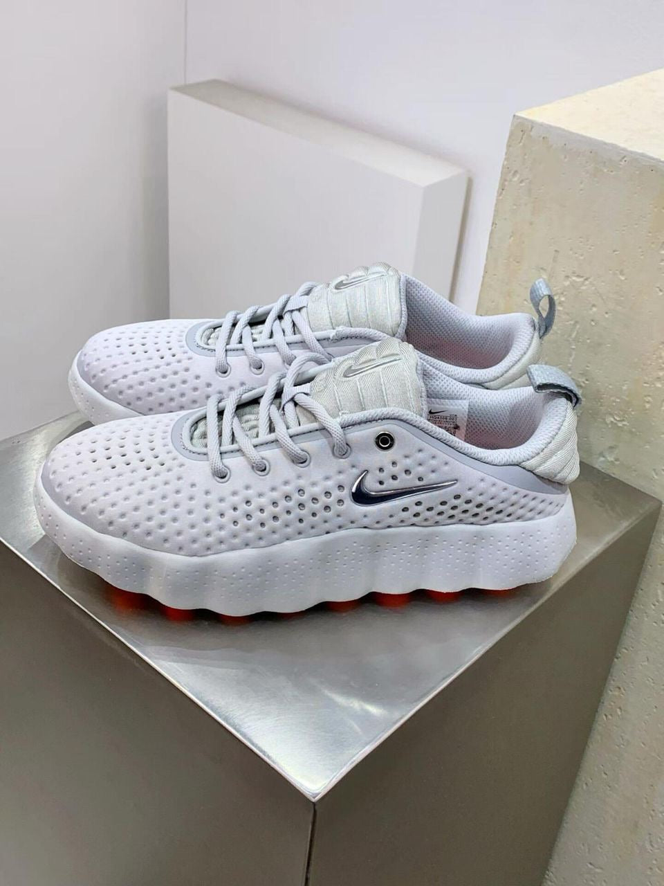 Nike mind 002