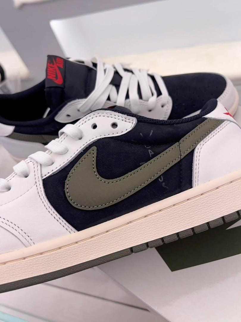 Air Jordan 1 Retro Low OG SP Travis Scott