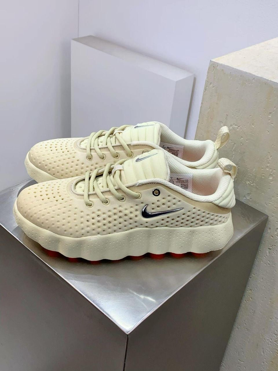 Nike mind 002