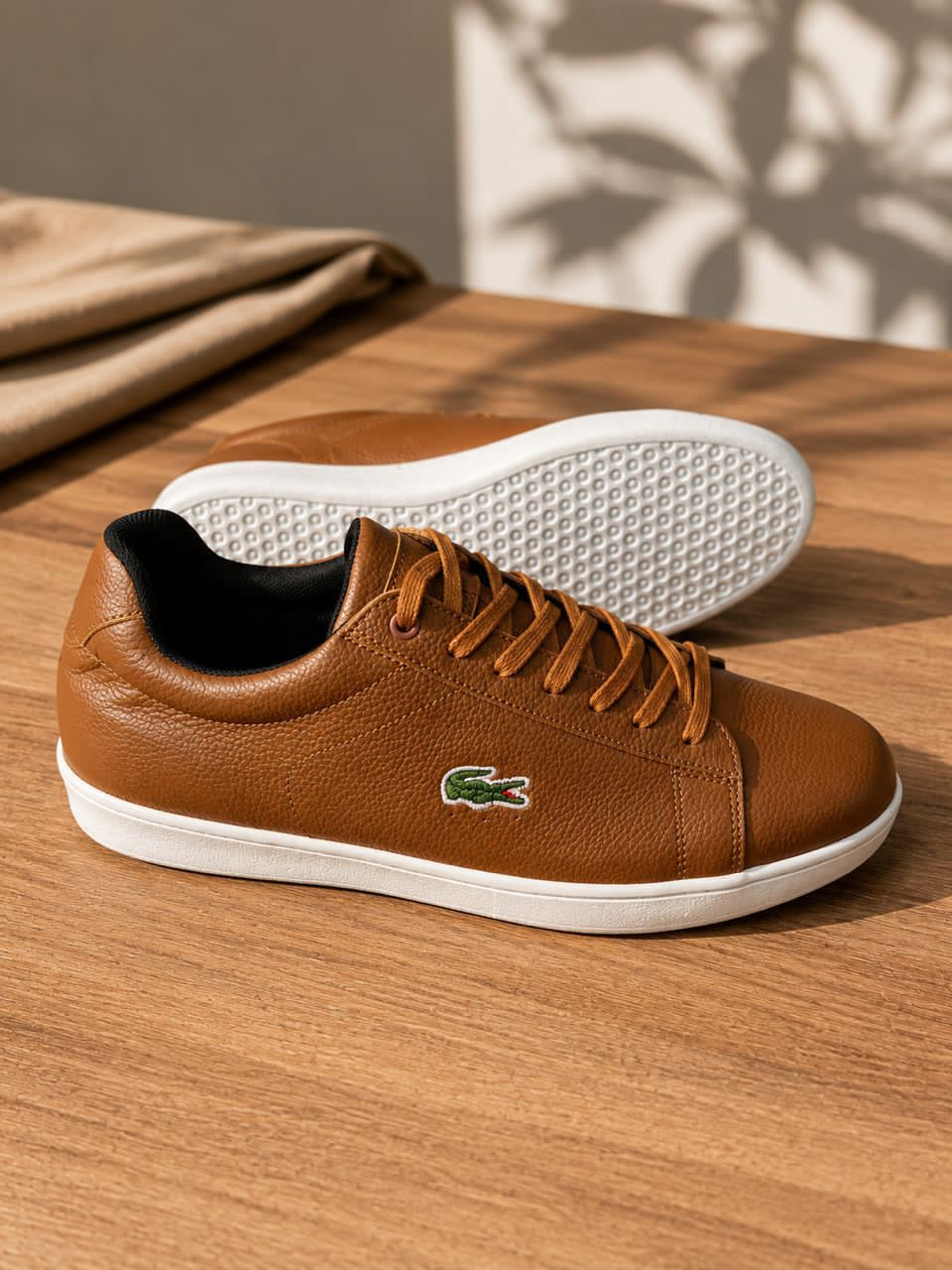 Lacoste en cuir