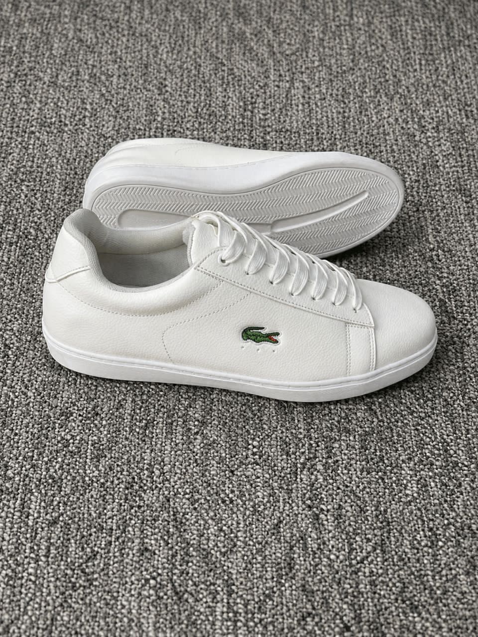 Lacoste en cuir