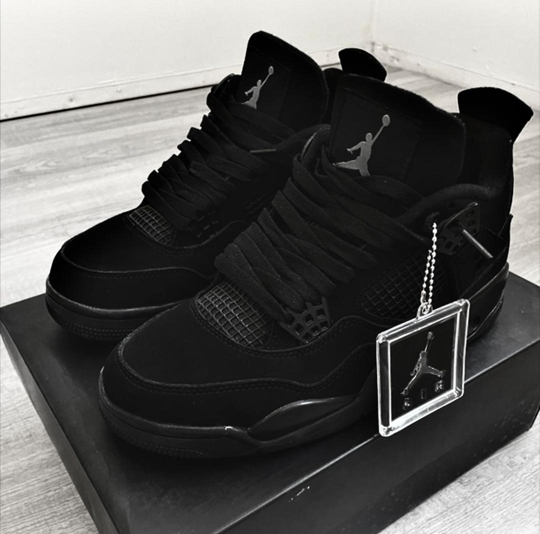 Air Jordan 4 Retro