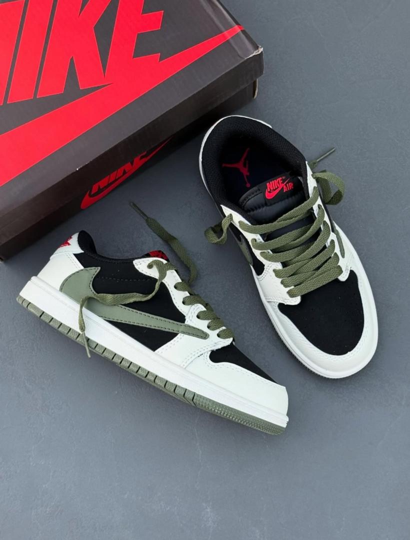 Air Jordan 1 Retro Low OG SP Travis Scott